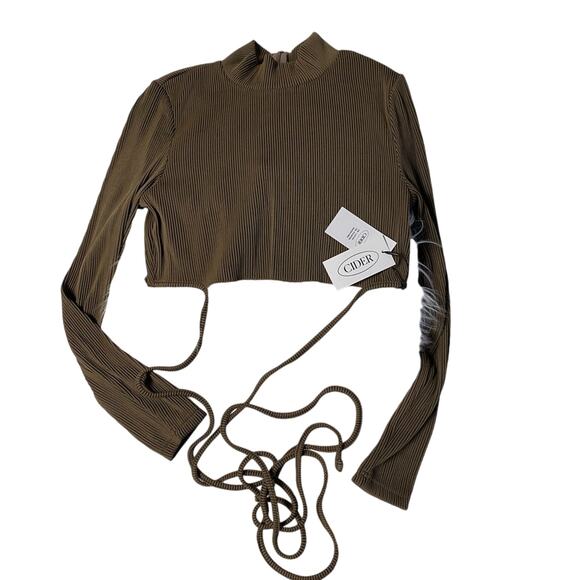 NWT Cider Crop Top Ribbed Wraps around Back S brand is similar to fashion Nova - Picture 1 of 6